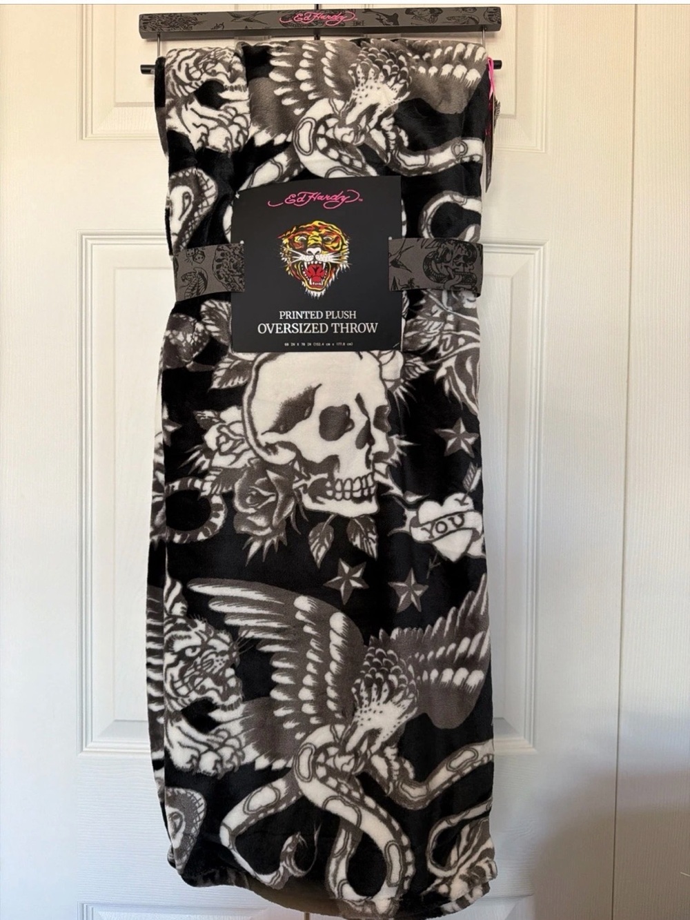 Ed Hardy Printed Plush Oversized Throw  
Skull Tiger Eagle Snake
